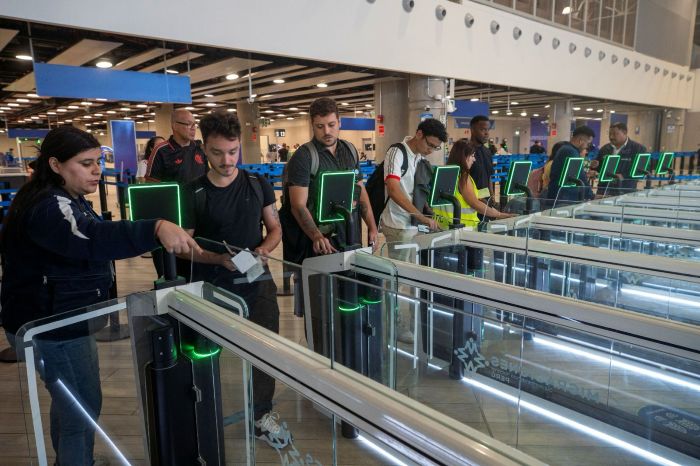 Migraciones amplía uso de e-gates para extranjeros en salidas internacionales