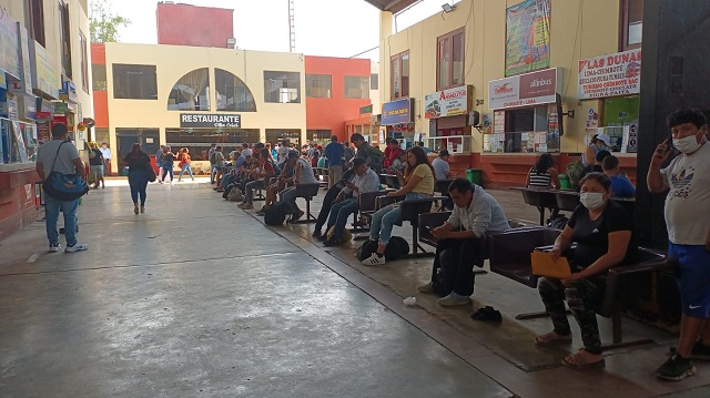 Restringen venta de pasajes en terminal de Chimbote debido a bloqueo de carreteras