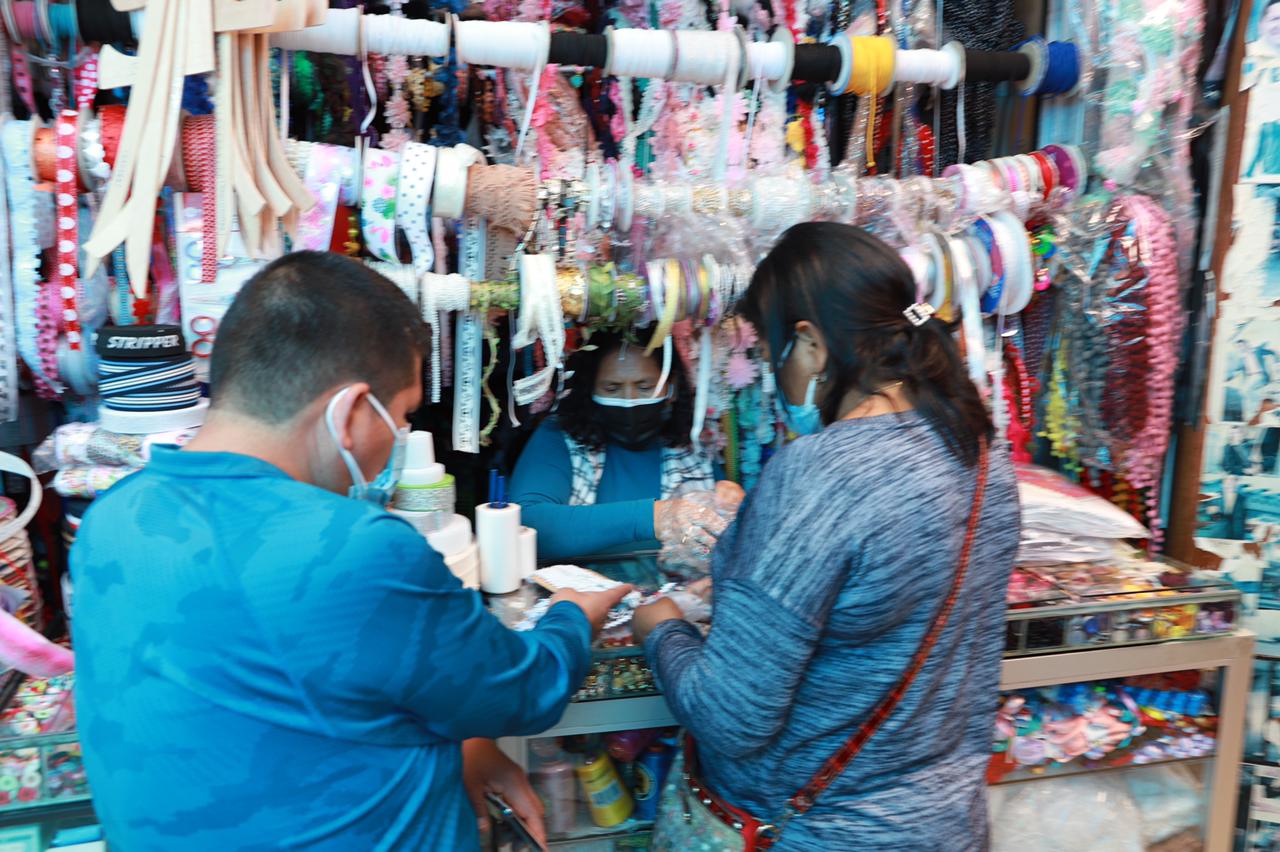 Campaña de formalización incluye a emprendedores de centros comerciales de Chimbote