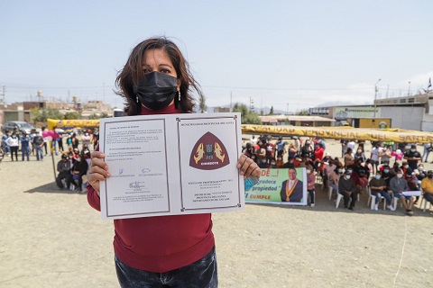 Nuevo Chimbote: entregan títulos de propiedad a 159 familias del sector Nueva Esperanza
