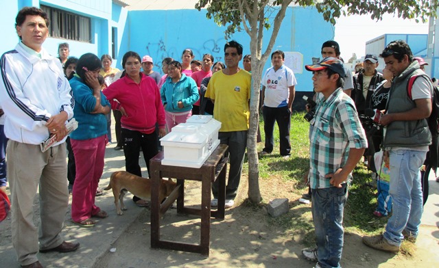 Pobladores toman puesto de salud de Cambio Puente por muerte de bebé  