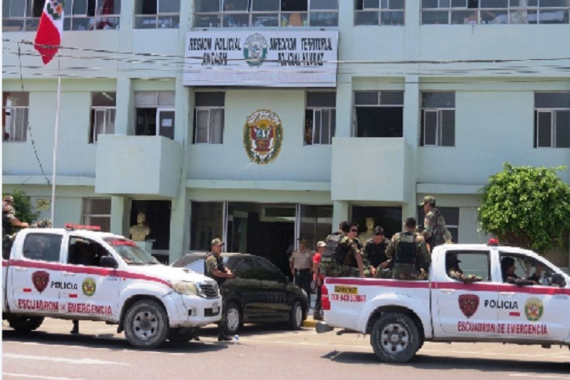 Toman muestras para descartar Covid-19 a dos policías de Áncash