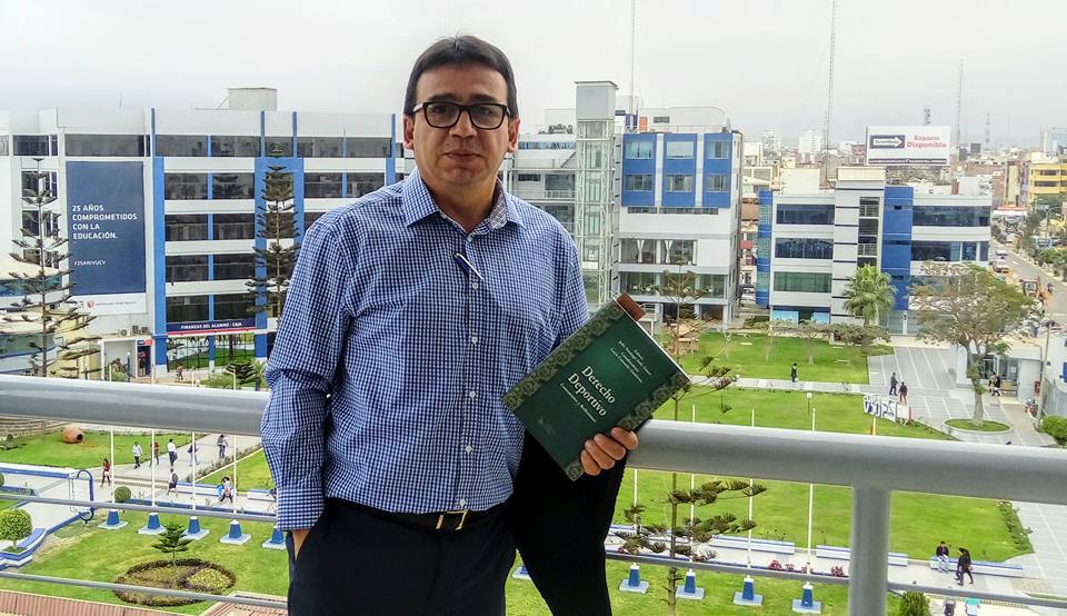 Destacado abogado chimbotano se une a plana de colaboradores de Perú en Línea