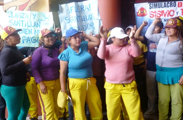 Trabajadoras de limpieza pública protestan por pagos atrasados