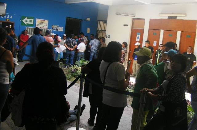 Funcionarios de Municipalidad de Nuevo Chimbote cobran su CTS y dejan sin pago a trabajadores 