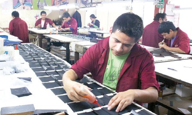 Anuncian que sueldo mínimo podría subir antes de julio del 2016