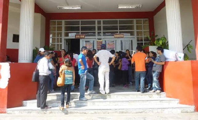 Judiciales lavarán banderas para que se les excluya de la Ley de Servicio Civil