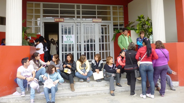  Trabajadores judiciales acatan paro de 24 horas contra Ley de Servicio Civil