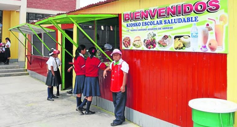 Capacitan a trabajadores de quioscos escolares   en nutrición y salubridad 
