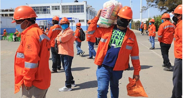 Más de 300 estibadores del Terminal Portuario de Chimbote reciben bolsas de víveres