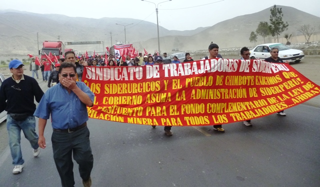 Obreros de Siderperú exigen el cambio del jefe de planta de largos