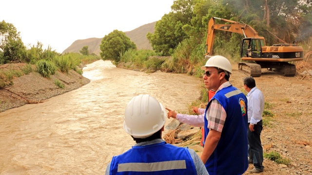 Gobierno Regional de Áncash inician descolmatación y enrocado de río Huarmey para evitar desbordes