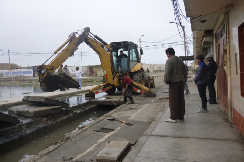 Inician trabajos de descolmatación de dren en “Miramar Bajo”