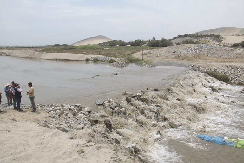 Alcaldesa Espinoza cuestiona trabajos de prevención en Lacramarca y dren Cascajal