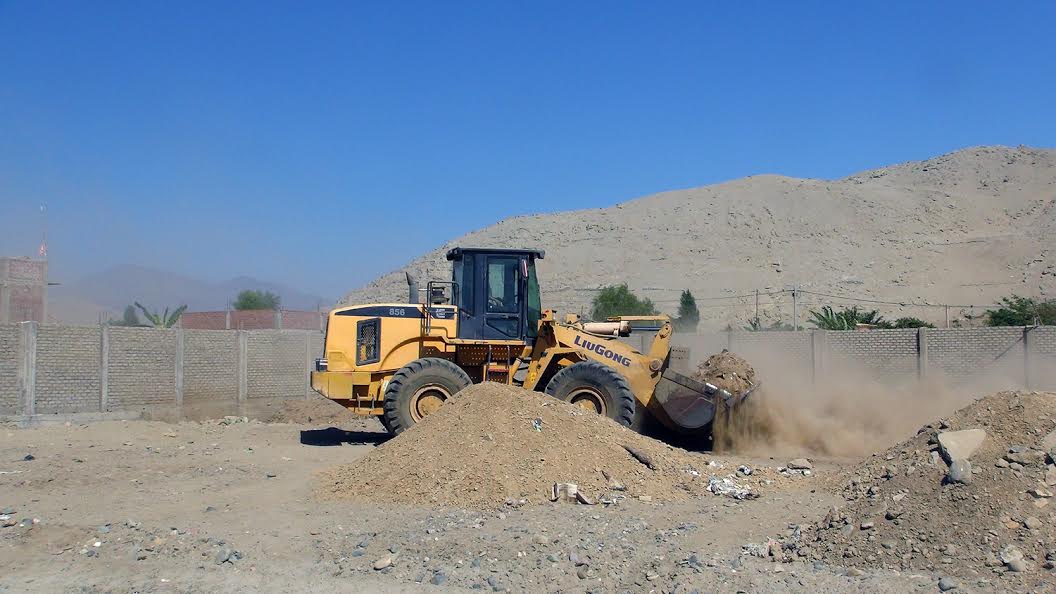 Municipio apoya en limpieza y obras en el instituto superior de Casma