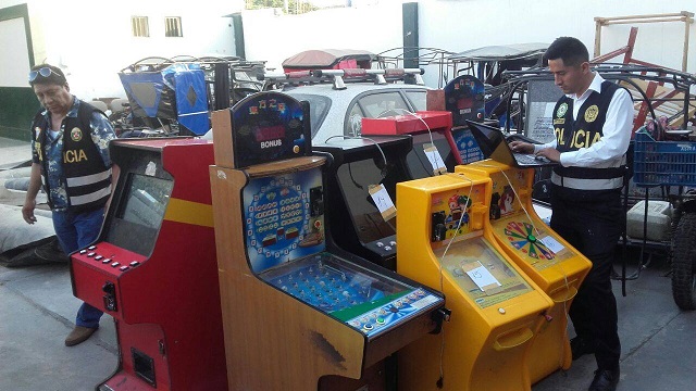 Decomisan 21 máquinas de tragamonedas de local donde permitían ingreso de menores en Casma