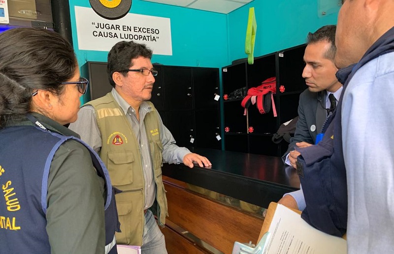 Municipio y Diresa verifican en tragamonedas que se cumpla prohibición de consumo de tabaco