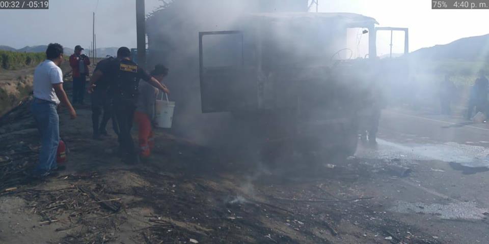 Nepeña: incendió consume cabina de tráiler que trasladaba caña de azúcar