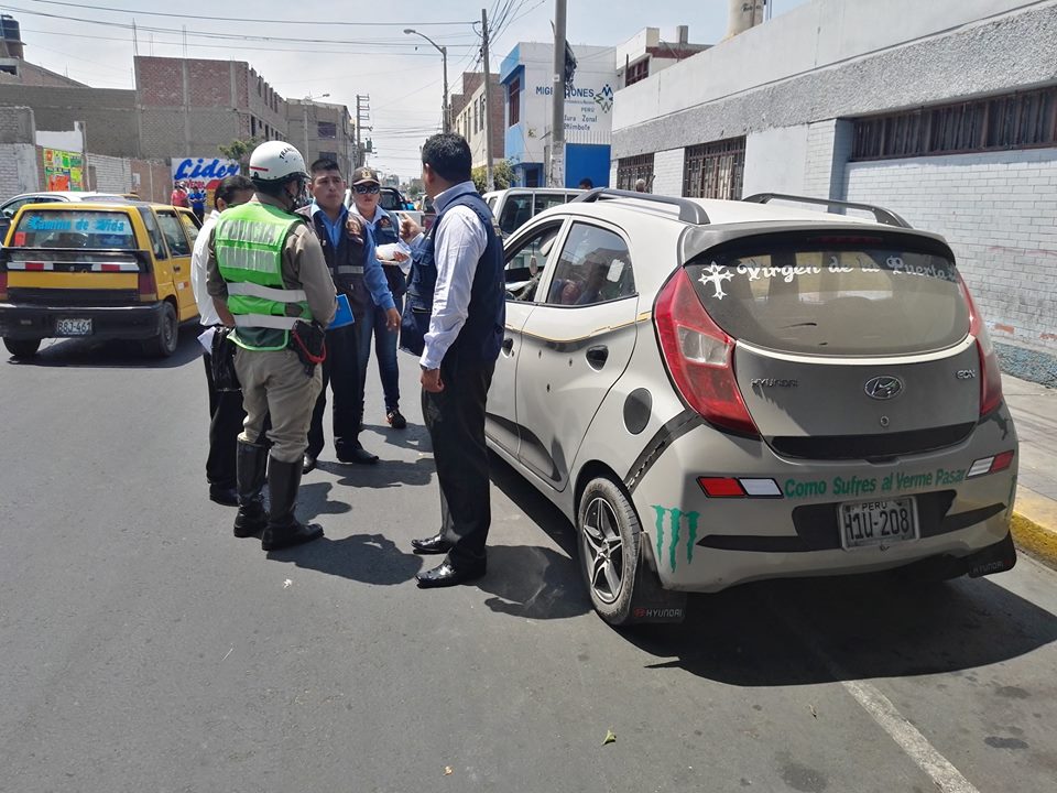 Chimbote: Diecisiete vehículos enviados al depósito municipal por apostarse en paraderos informales