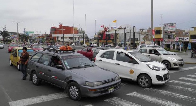 Conductores de vehículos de transporte público que no cumplan rutas serán sancionados  