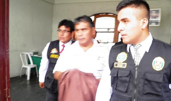 Policía Wilmer Vargas se entregó esta mañana en la Seincri Chimbote