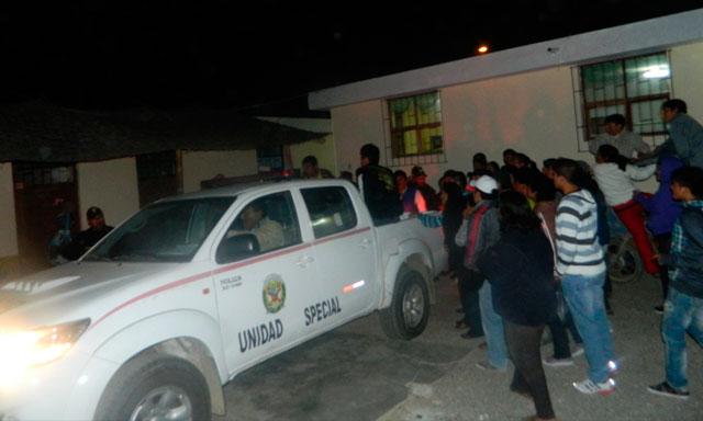 Áncash: Policía interviene a sujetos que trasladaban látex de opio en botellas en Moro