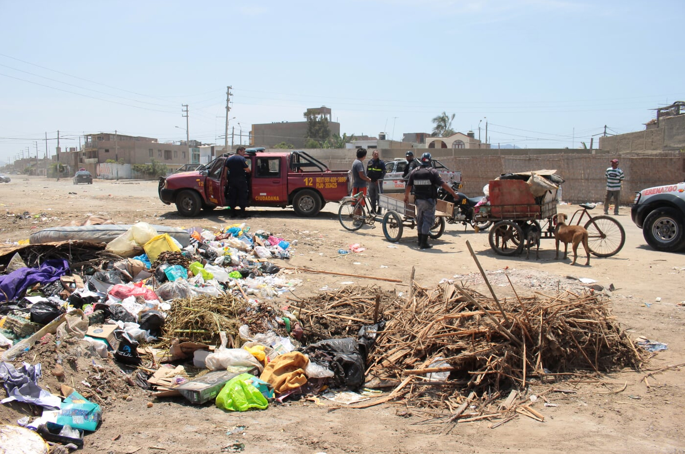 Multas para tricicleros que arrojen basura y desmonte en la vía pública de Chimbote