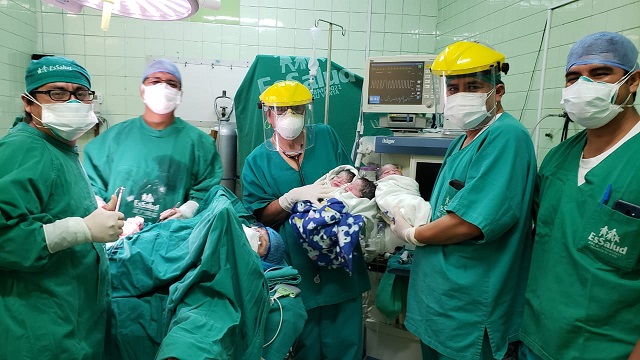 Nacen trillizos en buen estado de salud en Hospital III de EsSalud en Chimbote
