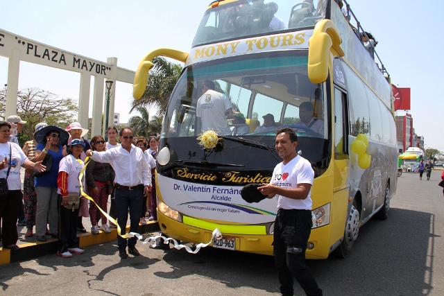 Bus panorámico empezó hoy a recorrer en Nuevo Chimbote para la promoción de lugares turísticos