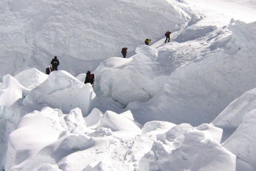 Dos turistas franceses estarían perdidos en nevado Quitaraju en Áncash