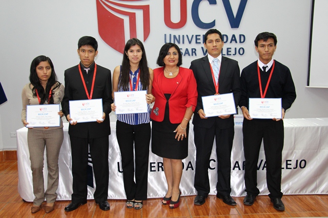 UCV de Chimbote otorga beca costo cero a primeros puestos