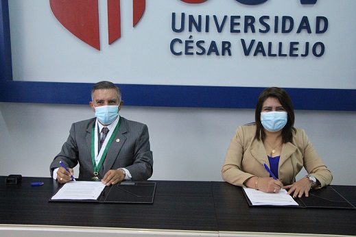 UCV Chimbote firma convenio con el Colegio de Administradores de Chimbote