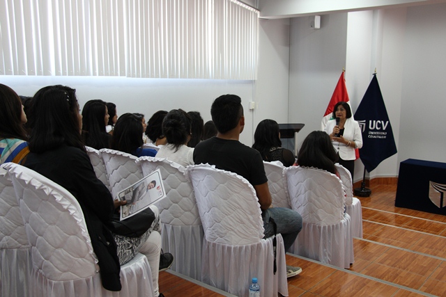 UCV Chimbote informó sobre sus servicios y beneficios a estudiantes de primer ciclo