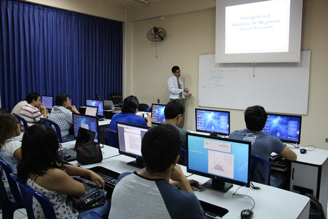 UCV de Chimbote dicta seminario de actualización profesional a estudiantes de Ingeniería de Sistemas