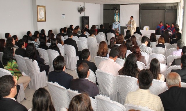 Misa de aniversario en la UCV Chimbote 