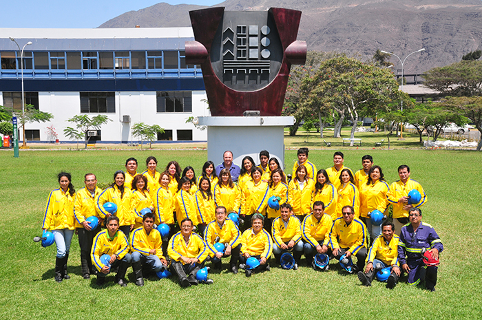Personal de UCV Chimbote visitaron planta industrial de Siderperú