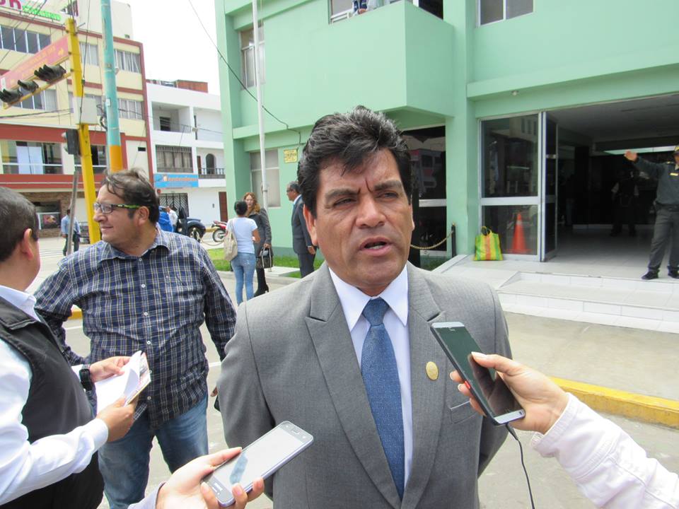 En una semana se iniciaría el proceso de contratación del reemplazo de docentes en huelga en el Santa