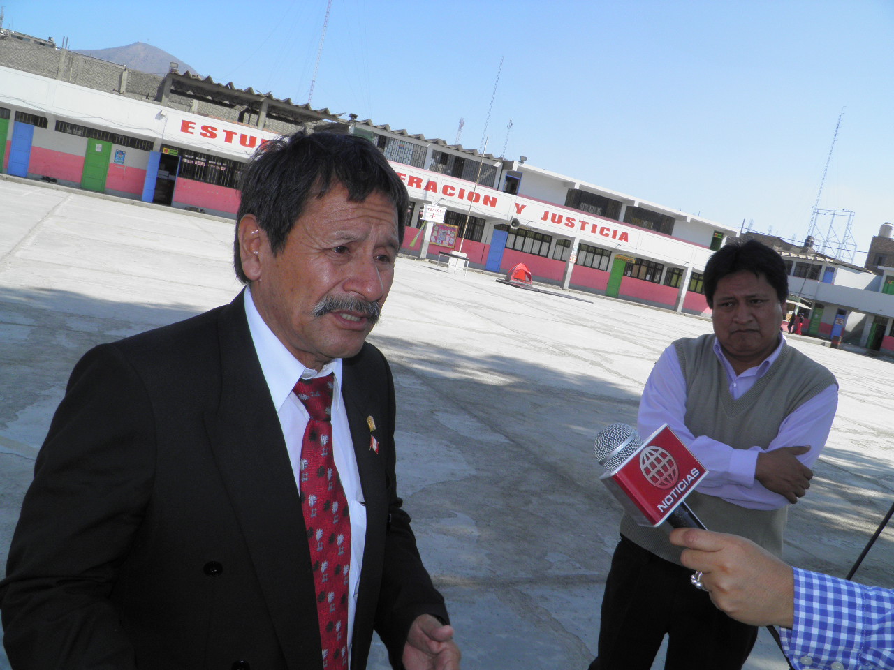 Ugel Santa elabora plan de contingencia para colegios en alto riesgo