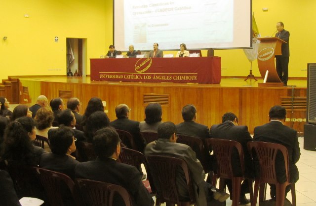 Docentes de Uladech Católica presentan revista científica virtual