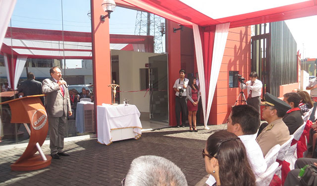 Nuevo edificio de rectorado inaugura Universidad Católica Los Ángeles de Chimbote