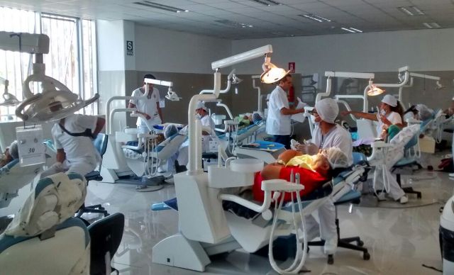 Especialista en patología bucal capacitó a profesores de Odontología en Uladech