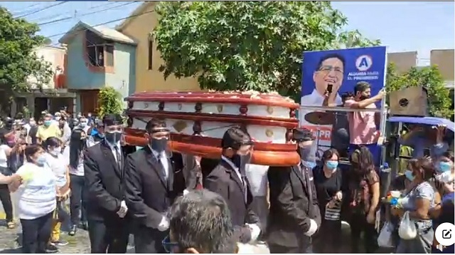 Familiares, amigos y seguidores dieron el último adiós a Líder Saavedra en Nuevo Chimbote