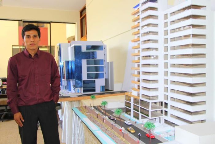 Estudiantes chimbotanos exponen maquetas de edificios innovadores para Chimbote