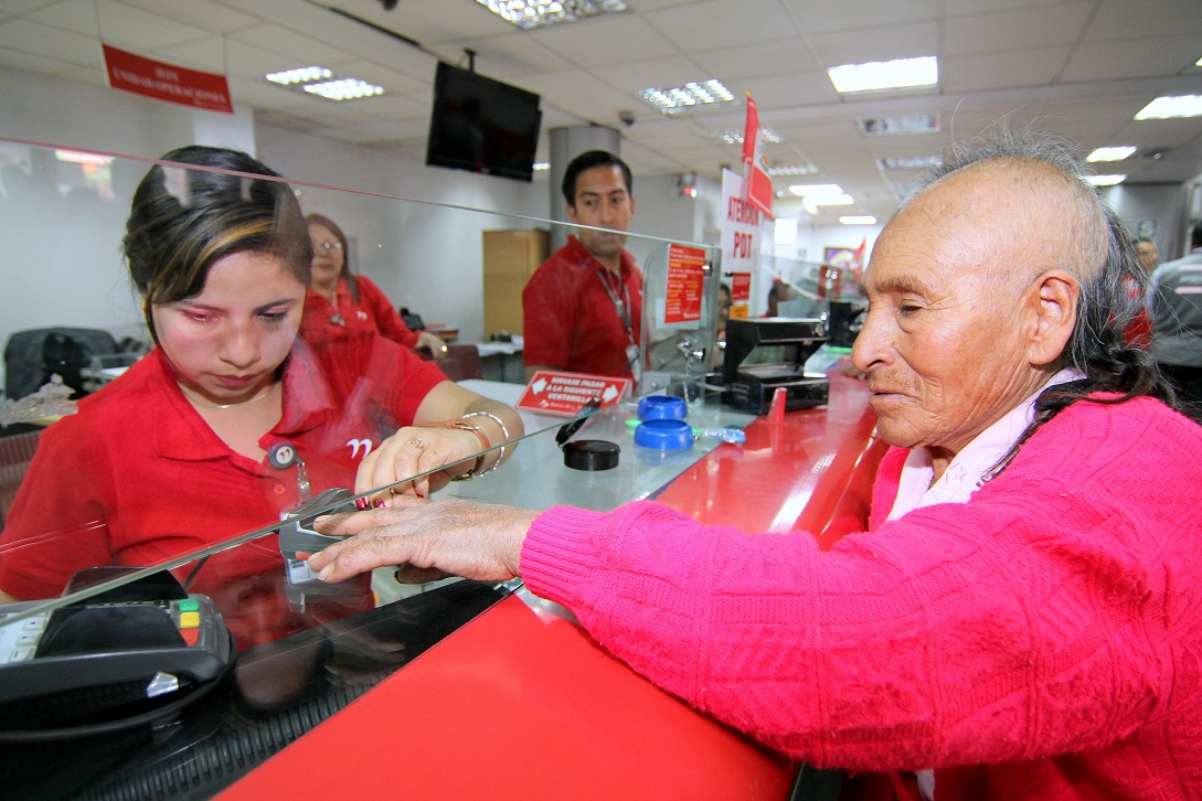 Usuarios de “Pensión 65” de seis regiones tendrán horario especial dominical