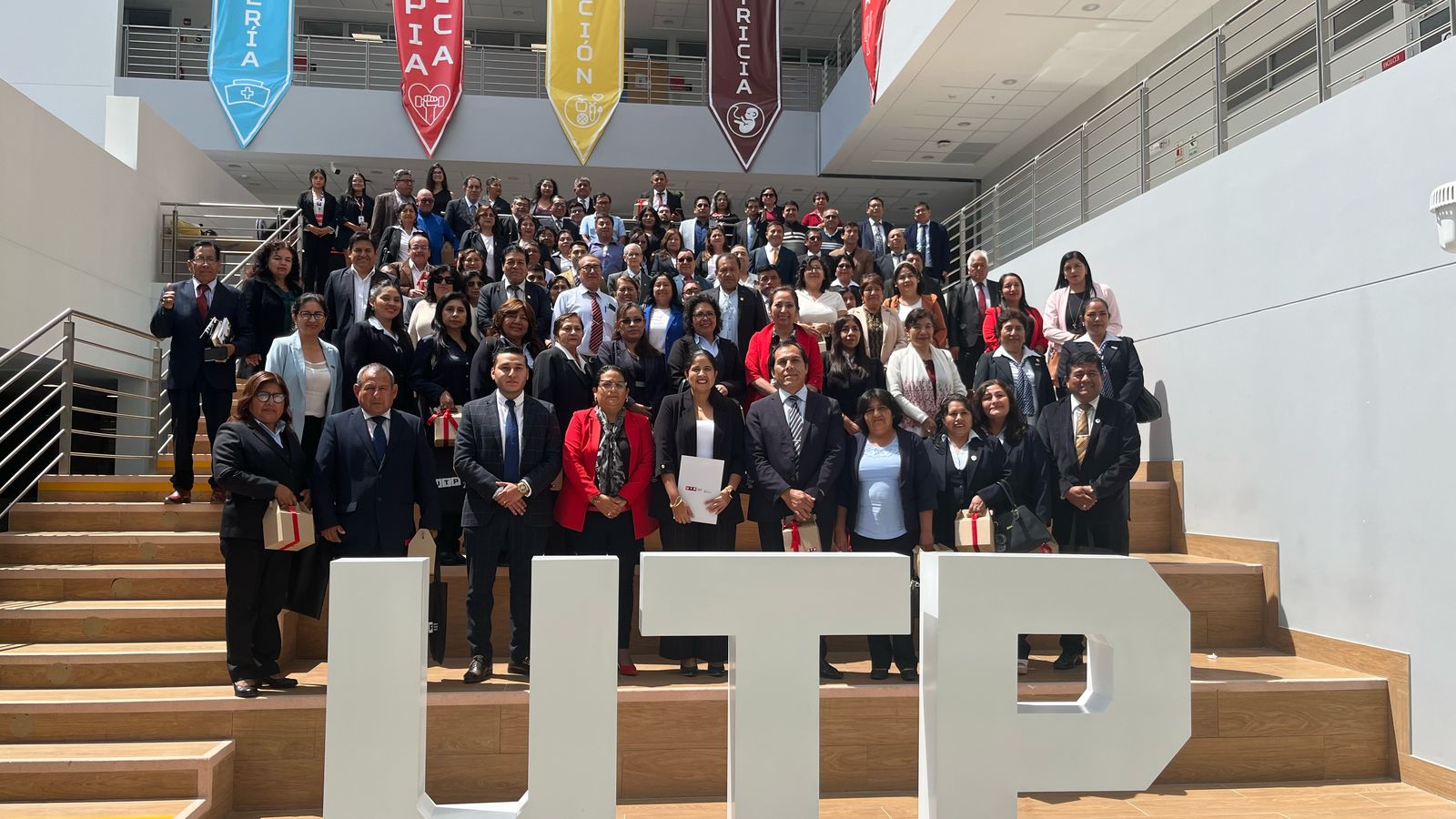 UTP capacitó a más de 1500 directores de colegios y docentes del país  
