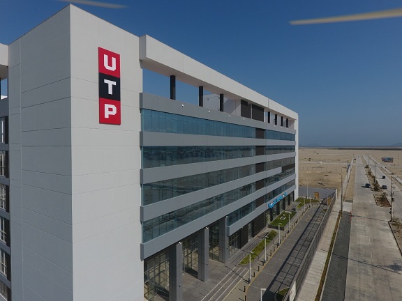 UTP ofrece becas completas a alumnos de colegios emblemáticos 
