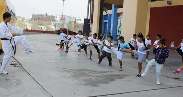 Alcaldesa Vicky Espinoza clausuró vacaciones recreativas “Chimbote 2018”