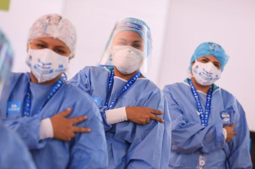 Essalud vacunará contra el covid-19 a más de 1.7 millones de adultos mayores