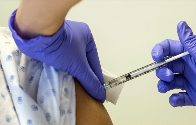 Riesgo de fallecer por covid-19  es 87% menor si tienes las tres dosis de la vacuna 