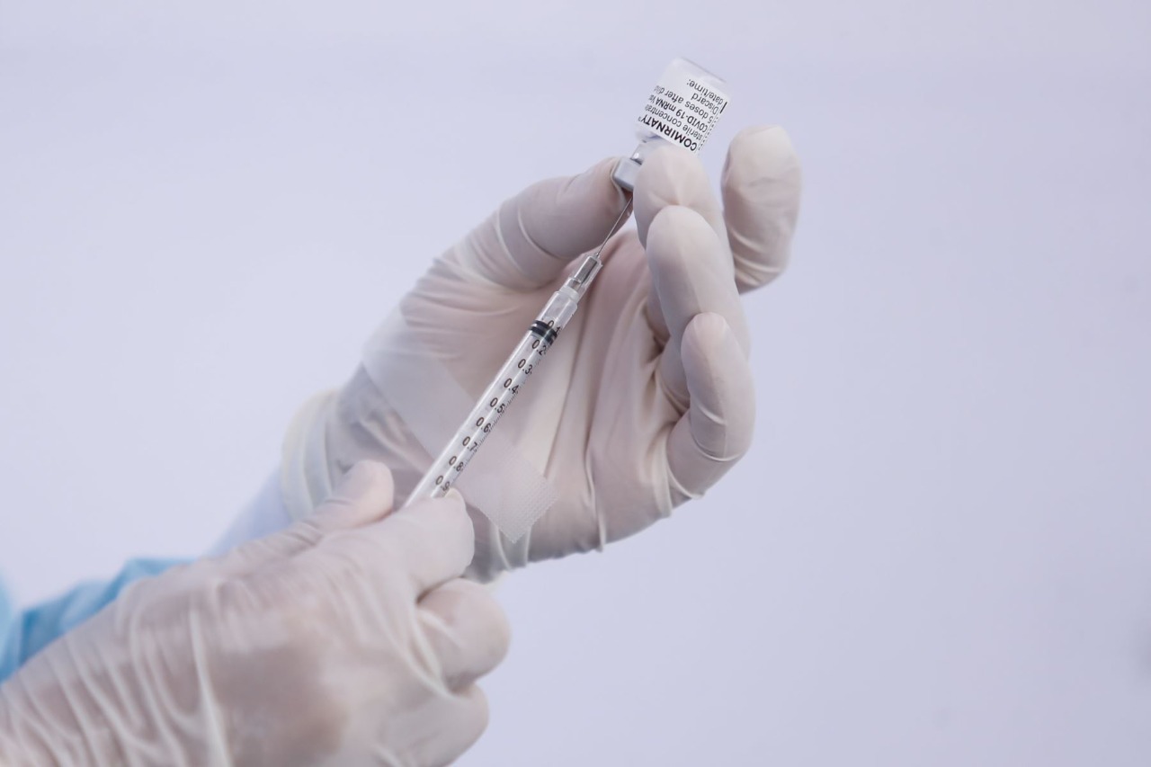 Minsa: Perú tiene sobre stock de vacunas contra el covid-19 